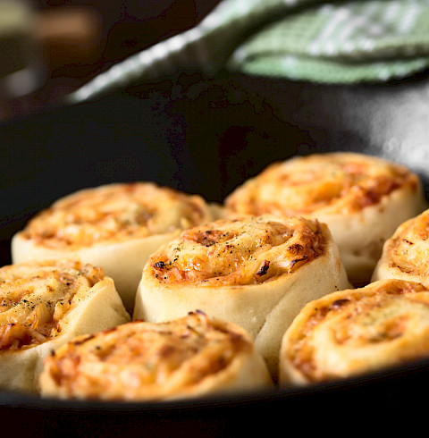 Edevedka, Gin, Handcrafted Gin, Momente, Relaxed Sundowner, Rezepte, Thunfischschnecken, Pizzaschnecke mit Thunfisch, Thunfischrollen