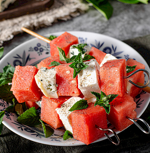 Edevedka, Gin, Handcrafted Gin, Momente, Relaxed Sundowner, Rezepte, Melonenspieße, Melone-Feta, Melonen-Feta-Spieße, Minze