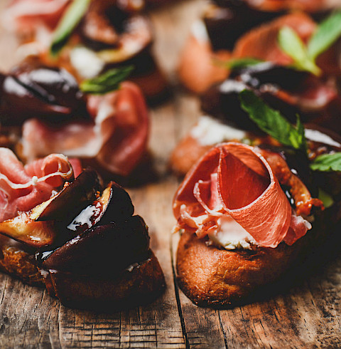 Edevedka, Gin, Handcrafted Gin, Rezepte, Fingerfood, Feigen-Schinken-Crostini, Crostinis